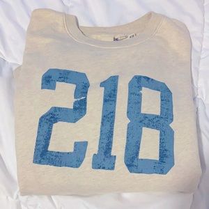 Selling mens crewneck